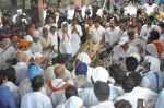 Vindu Dara Singh at Dara Singh funeral in Mumbai on 12th July 2012 (142).JPG